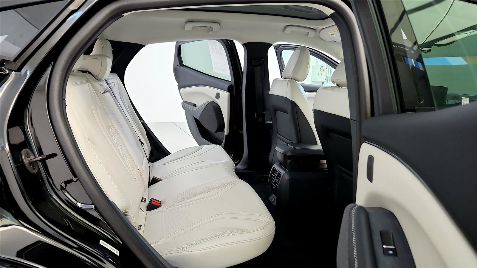 Used 2023 Ford Mustang Mach-E Premium image 28