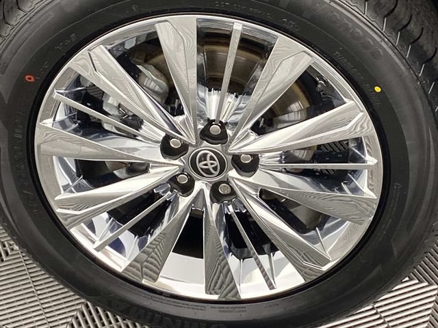 Used 2024 Toyota Grand Highlander AWD image 30