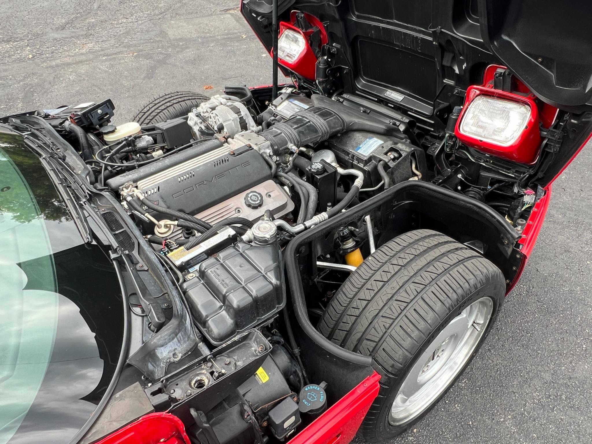 Used 1992 Chevrolet Corvette Convertible RWD image 28