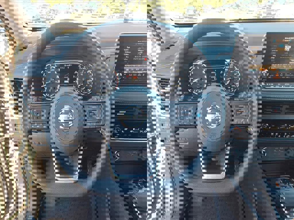 Used 2021 Nissan Rogue SV image 26