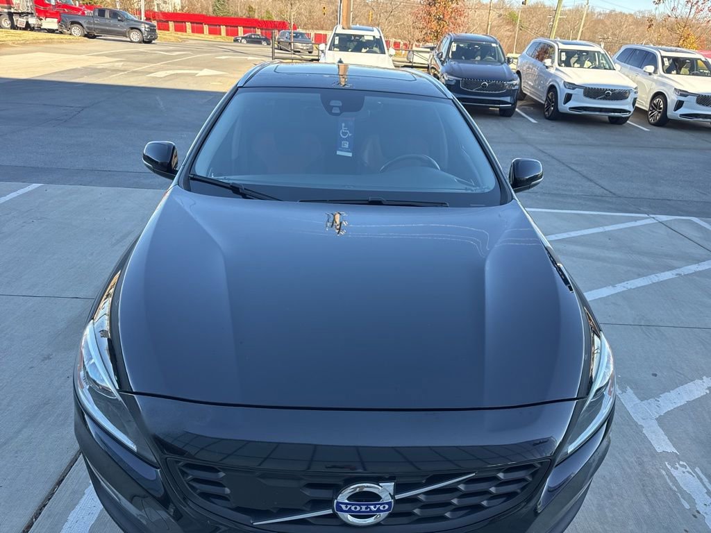 Used 2017 Volvo V60 T5 Cross Country w/ Climate Package image 2