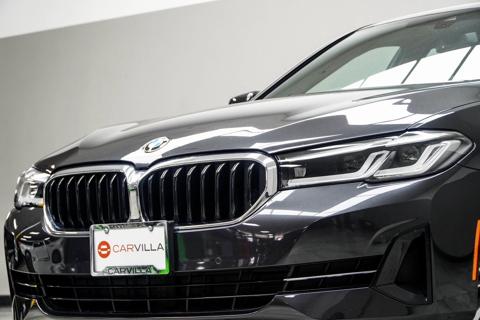 Used 2023 BMW 530i xDrive w/ Premium Package image 2