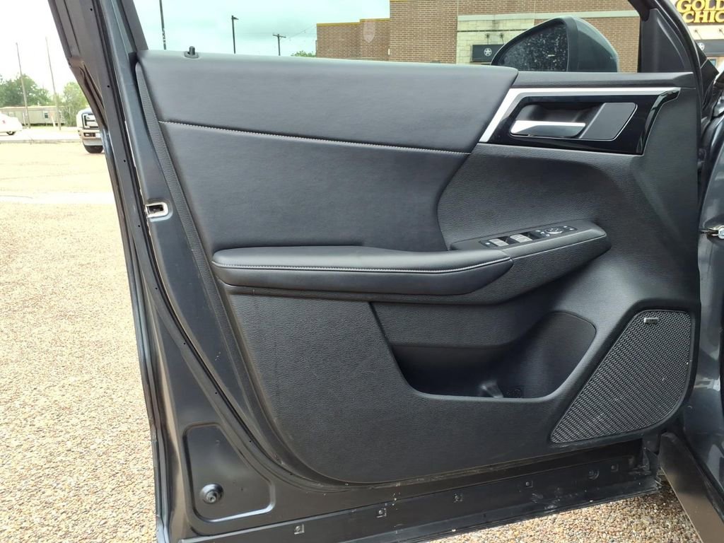 Used 2025 Mitsubishi Outlander SE AWD/4WD image 18