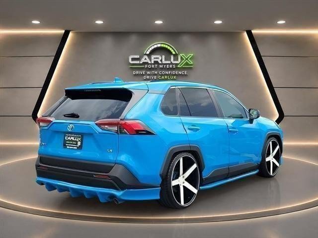 Used 2019 Toyota RAV4 LE FWD image 4