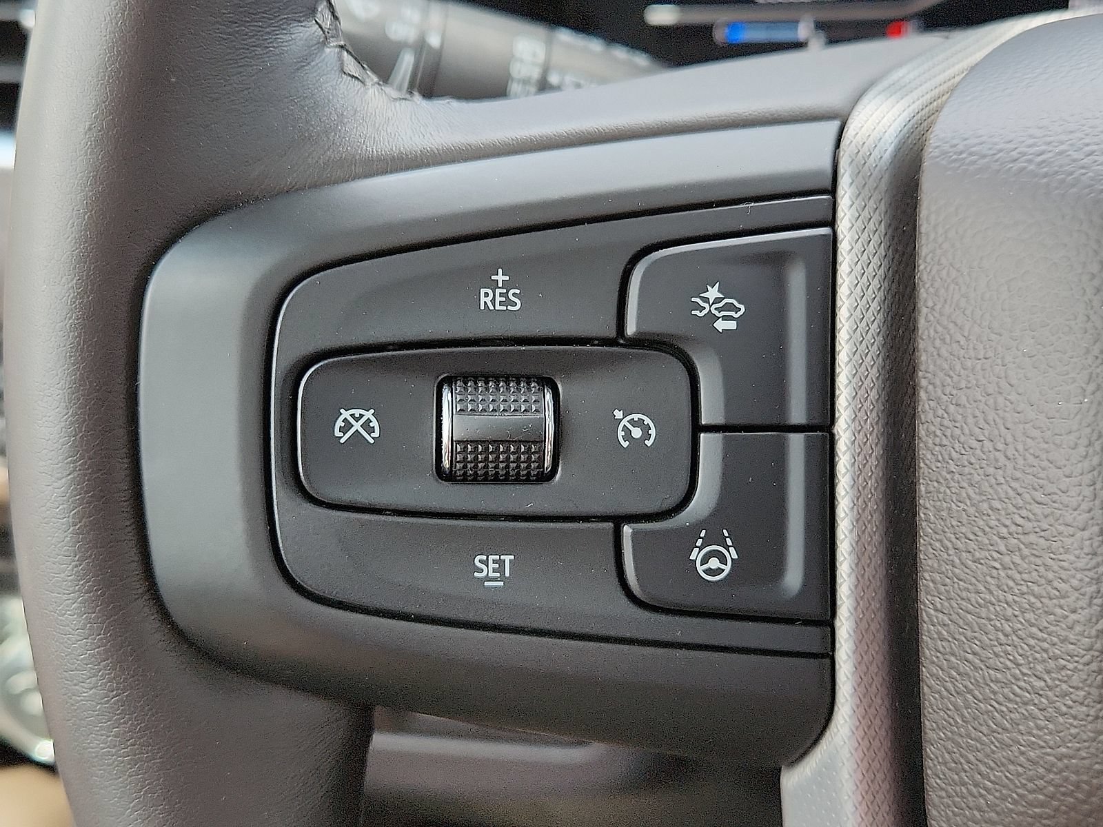 Used 2024 GMC Yukon Denali w/ Advanced Technology Package AWD/4WD image 16