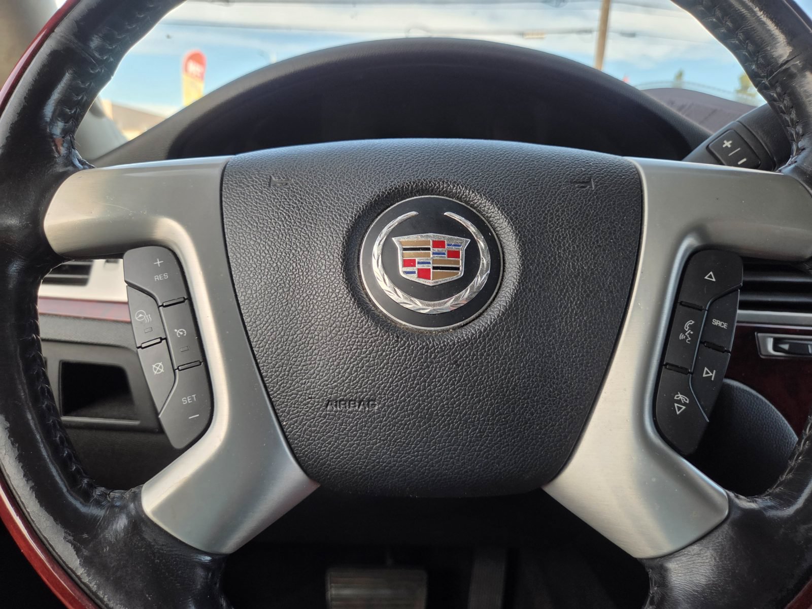 Used 2013 Cadillac Escalade ESV Premium RWD image 16
