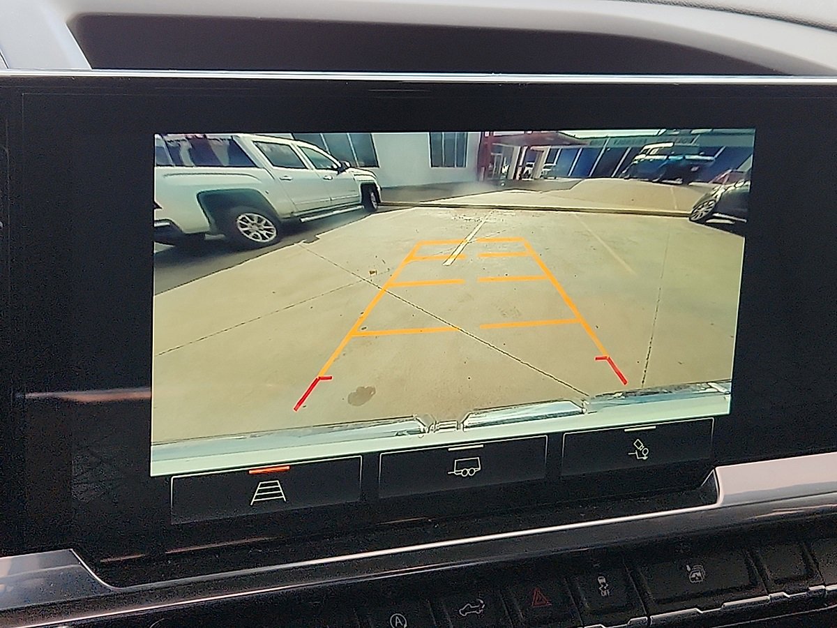 Used 2024 GMC Sierra 1500 Elevation w/ Preferred Package image 8