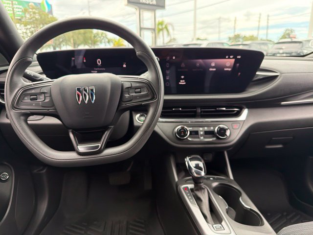 Used 2024 Buick Envista Preferred w/ Convenience II Package FWD image 17