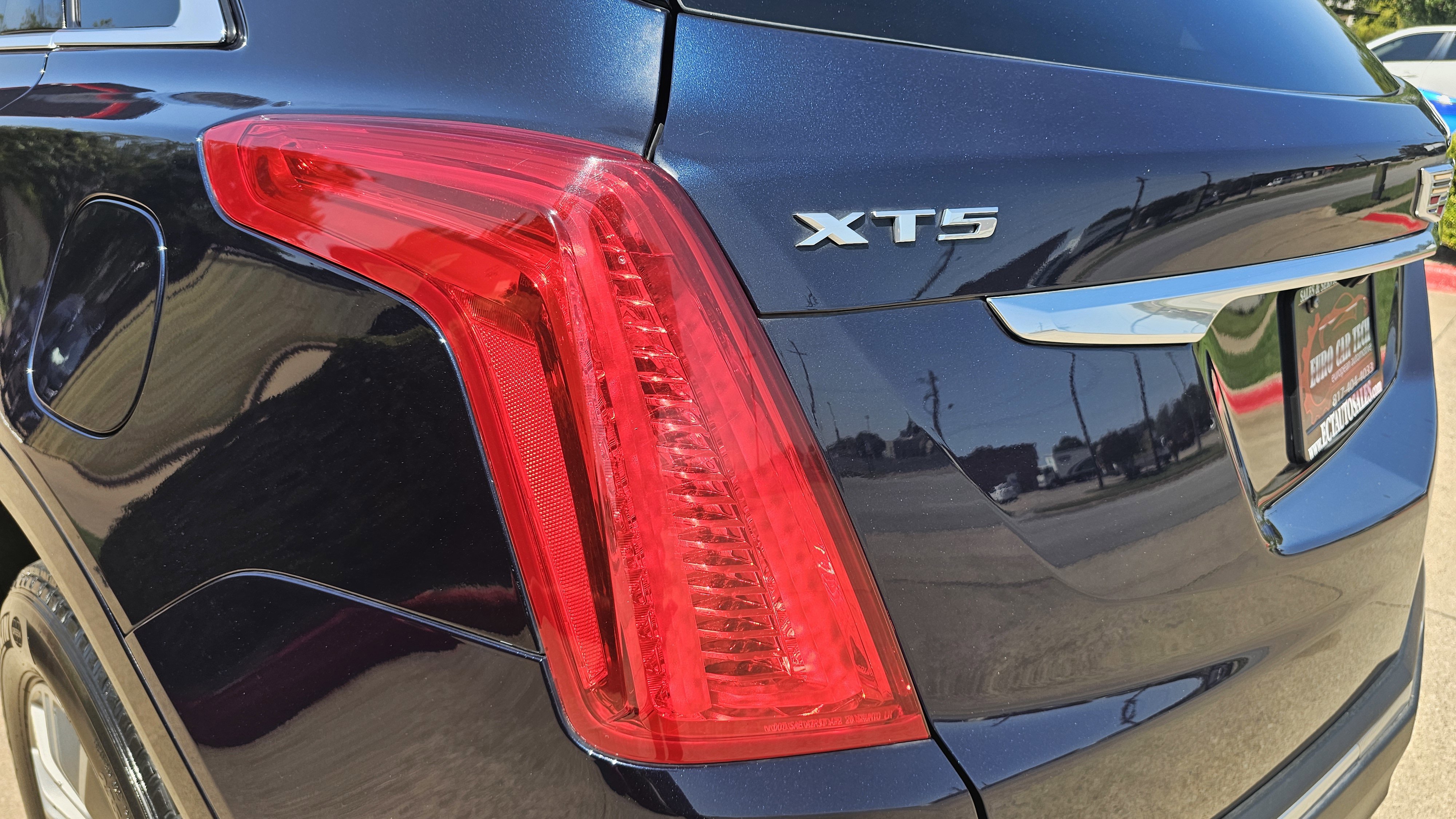 Used 2017 Cadillac XT5 Luxury w/ Driver Awareness Package FWD image 10