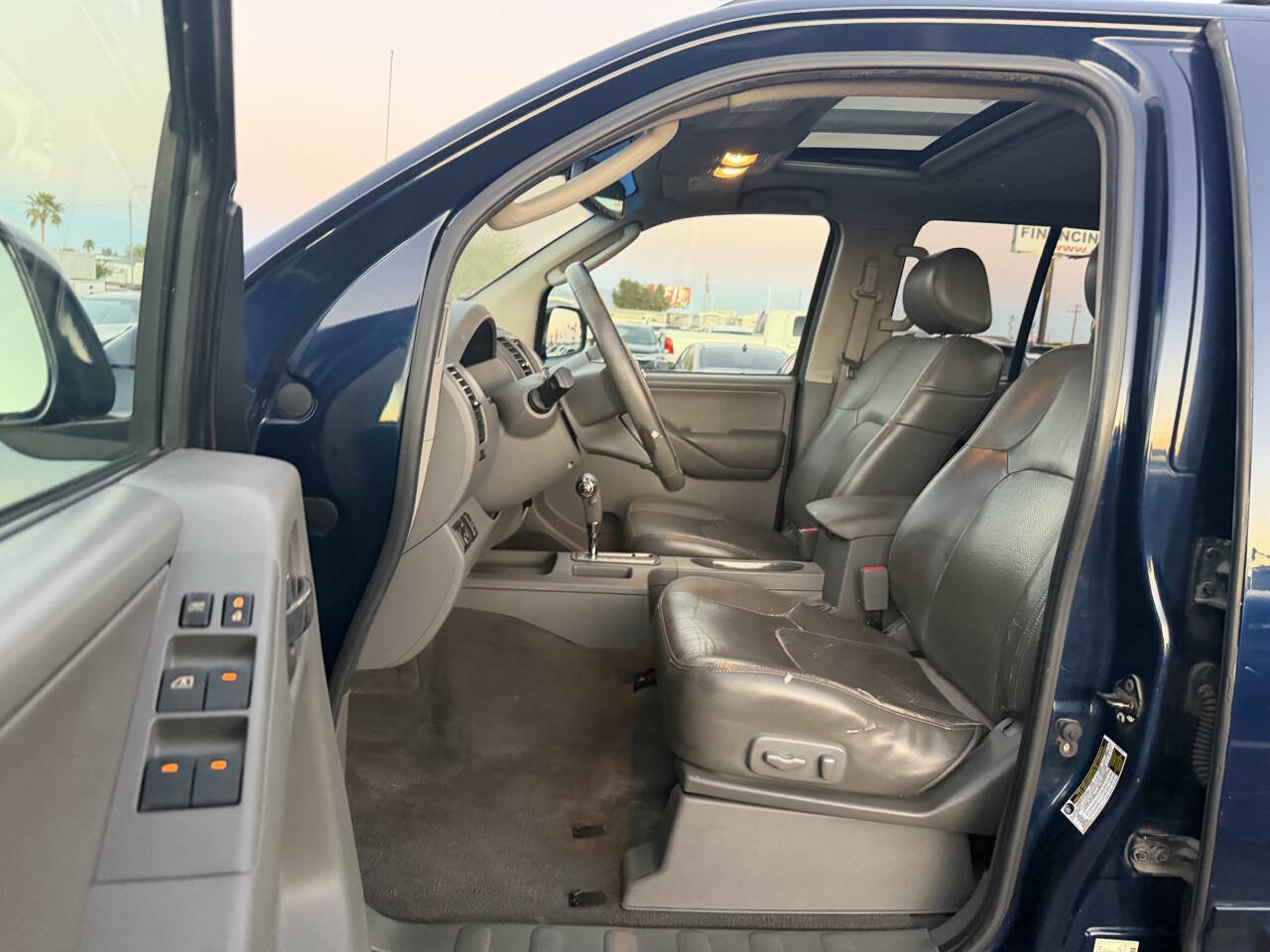 Used 2008 Nissan Frontier LE w/ Leather Pkg image 16