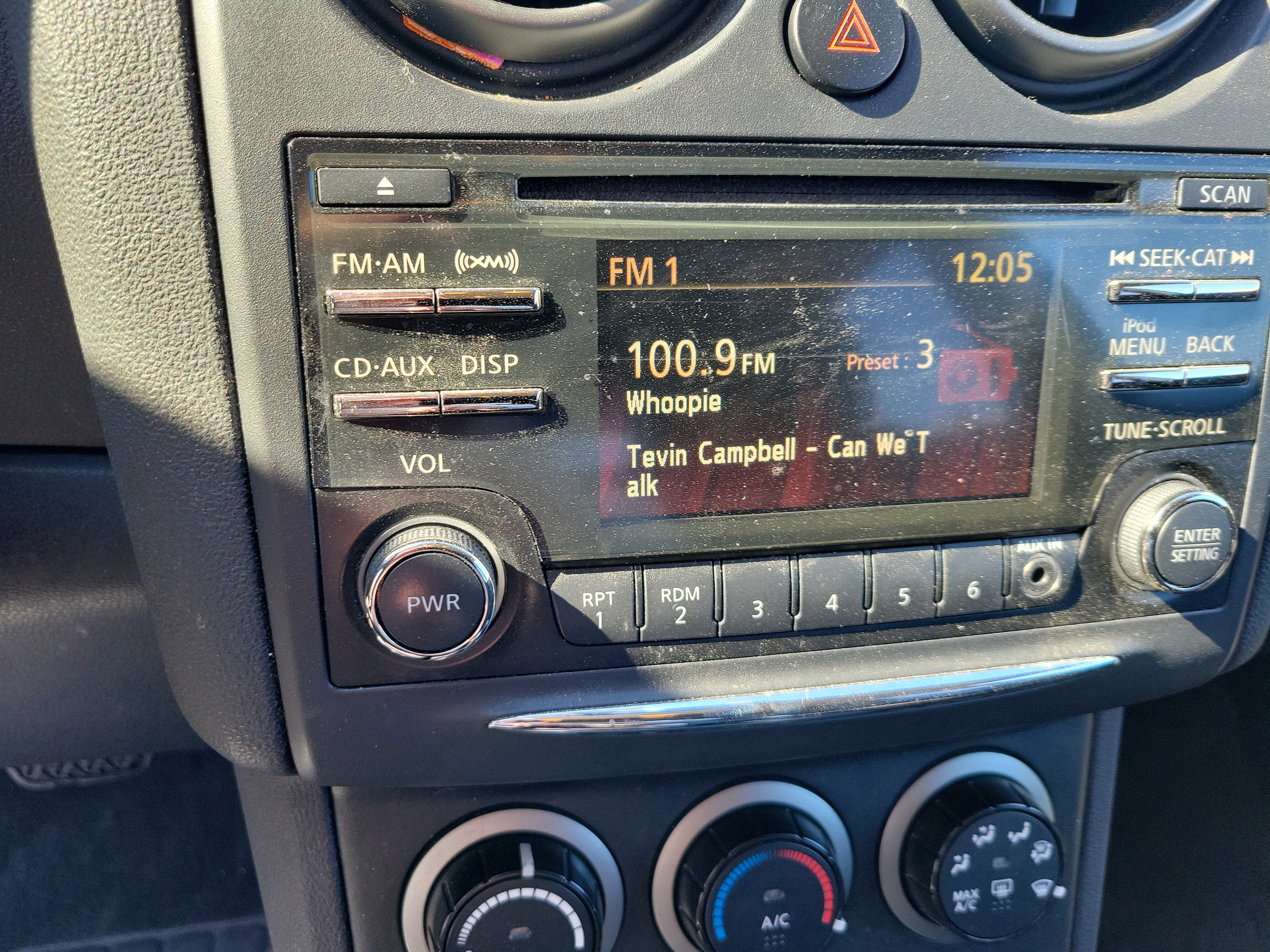 Used 2013 Nissan Rogue SV image 25