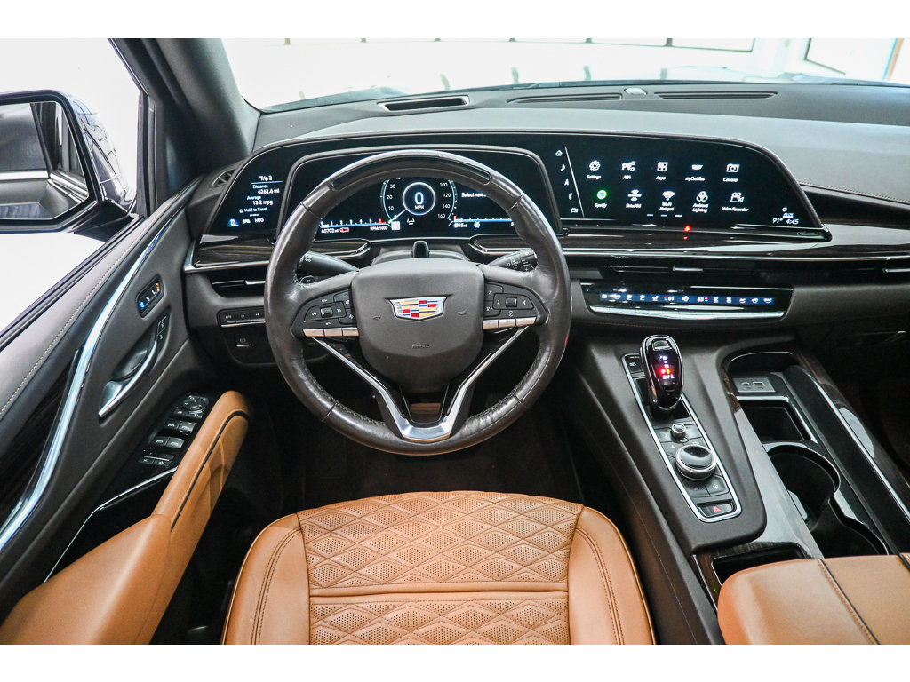Used 2023 Cadillac Escalade Premium Luxury AWD/4WD image 30