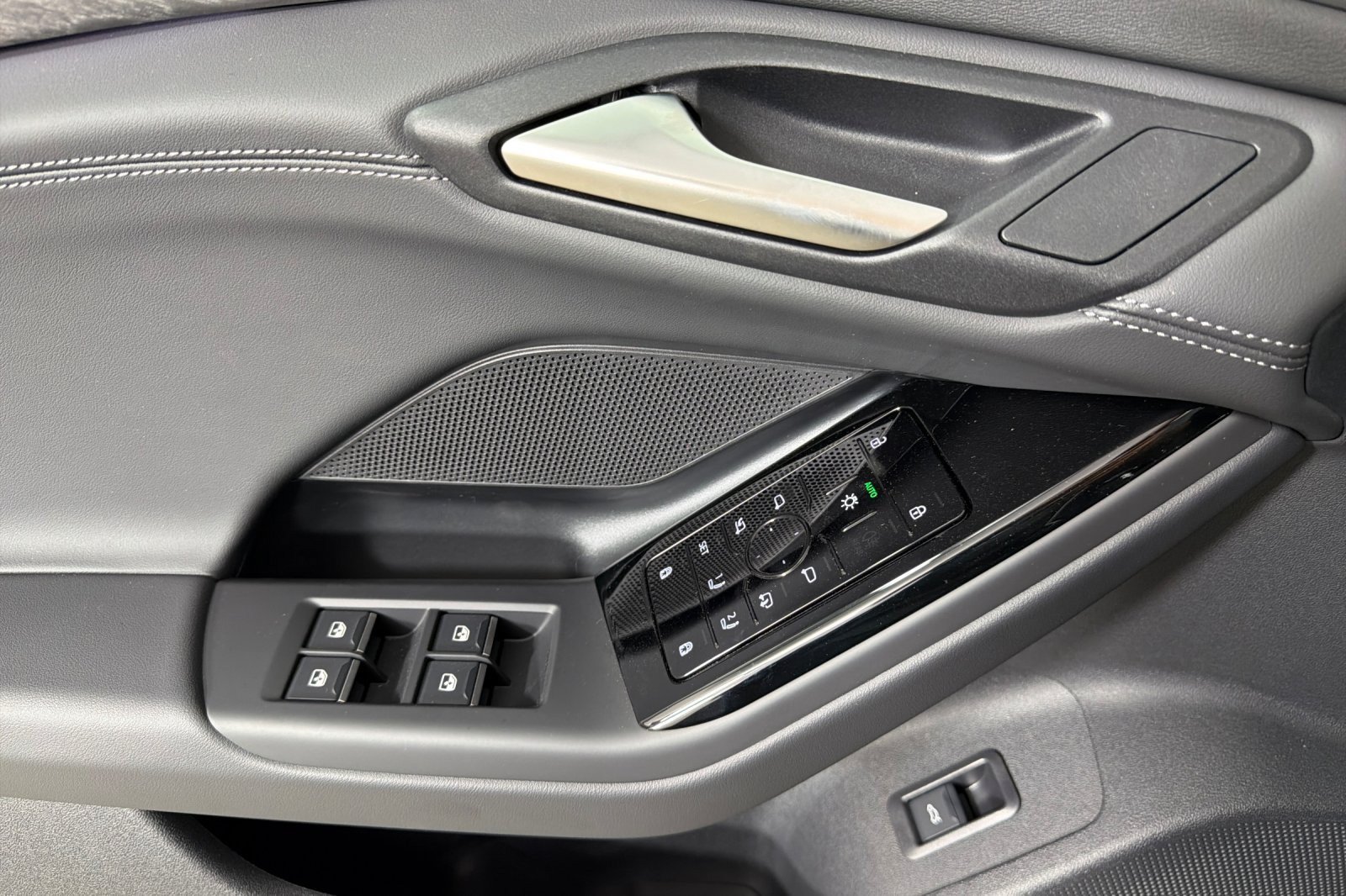 New 2027 Audi A6 e-tron Premium RWD image 10