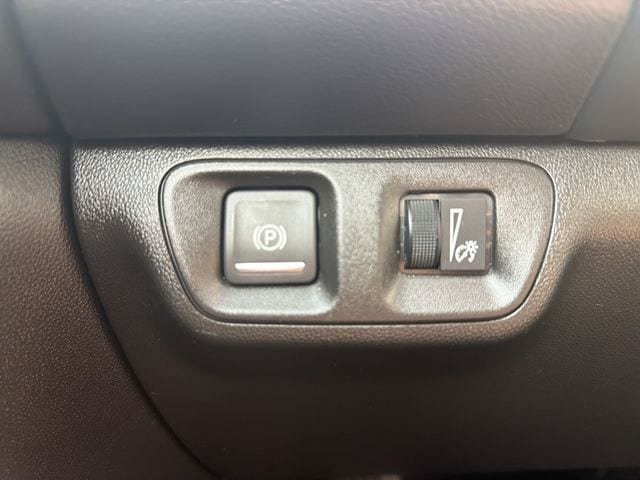 Used 2021 GMC Acadia SLE FWD image 33