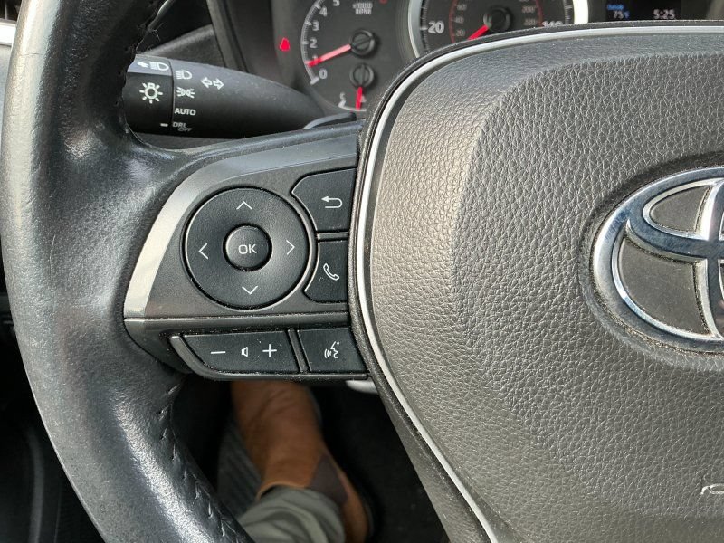 Used 2022 Toyota Corolla SE FWD image 18