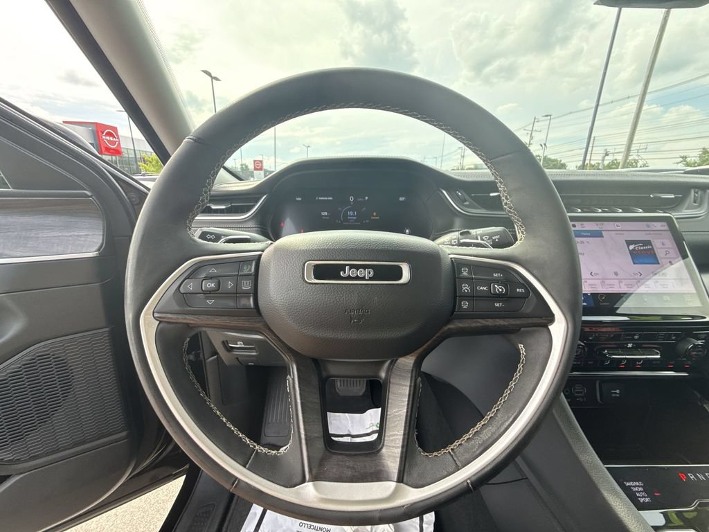 Used 2023 Jeep Grand Cherokee Limited AWD/4WD image 14