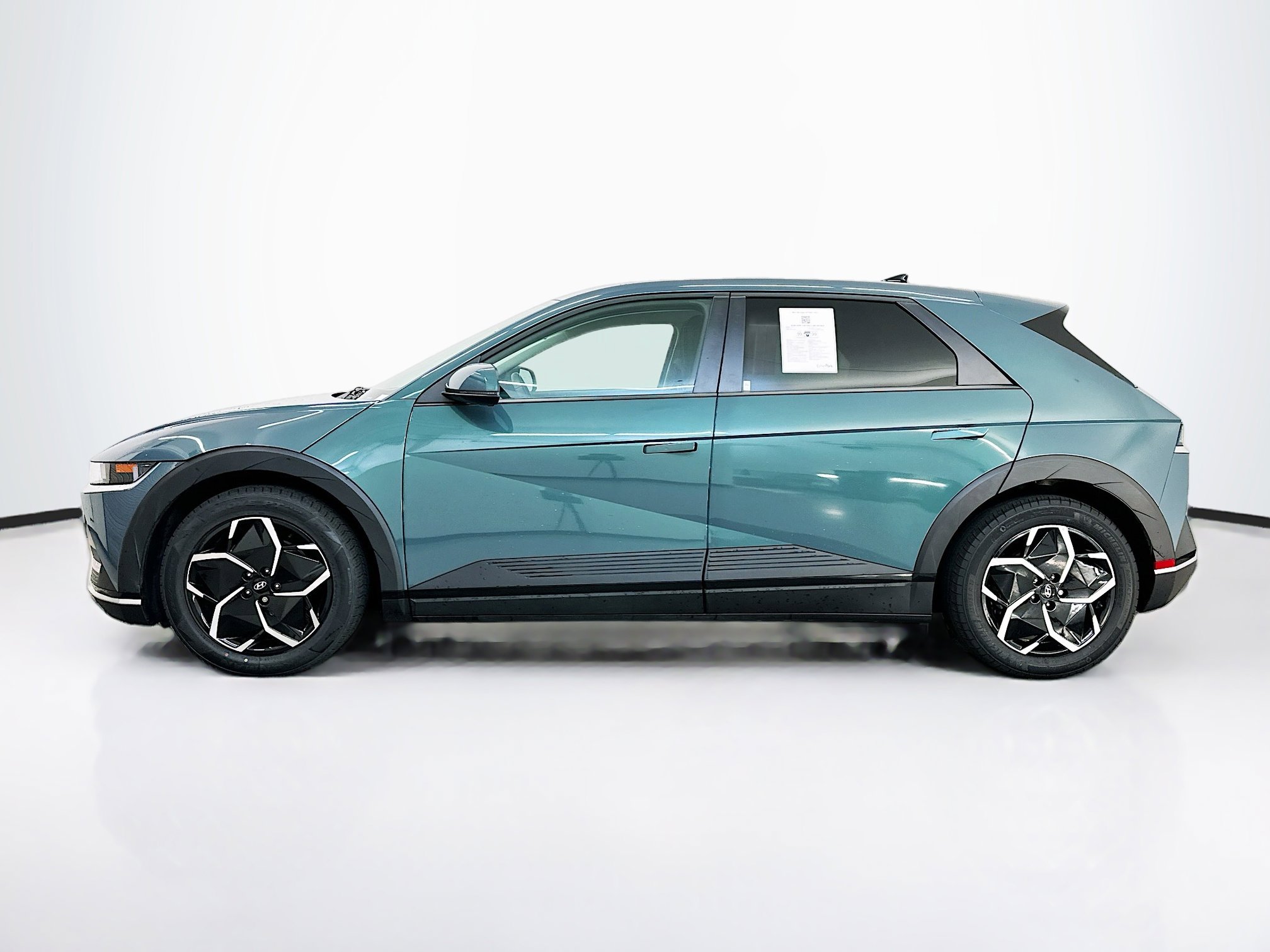 Used 2024 Hyundai Ioniq 5 SEL image 4