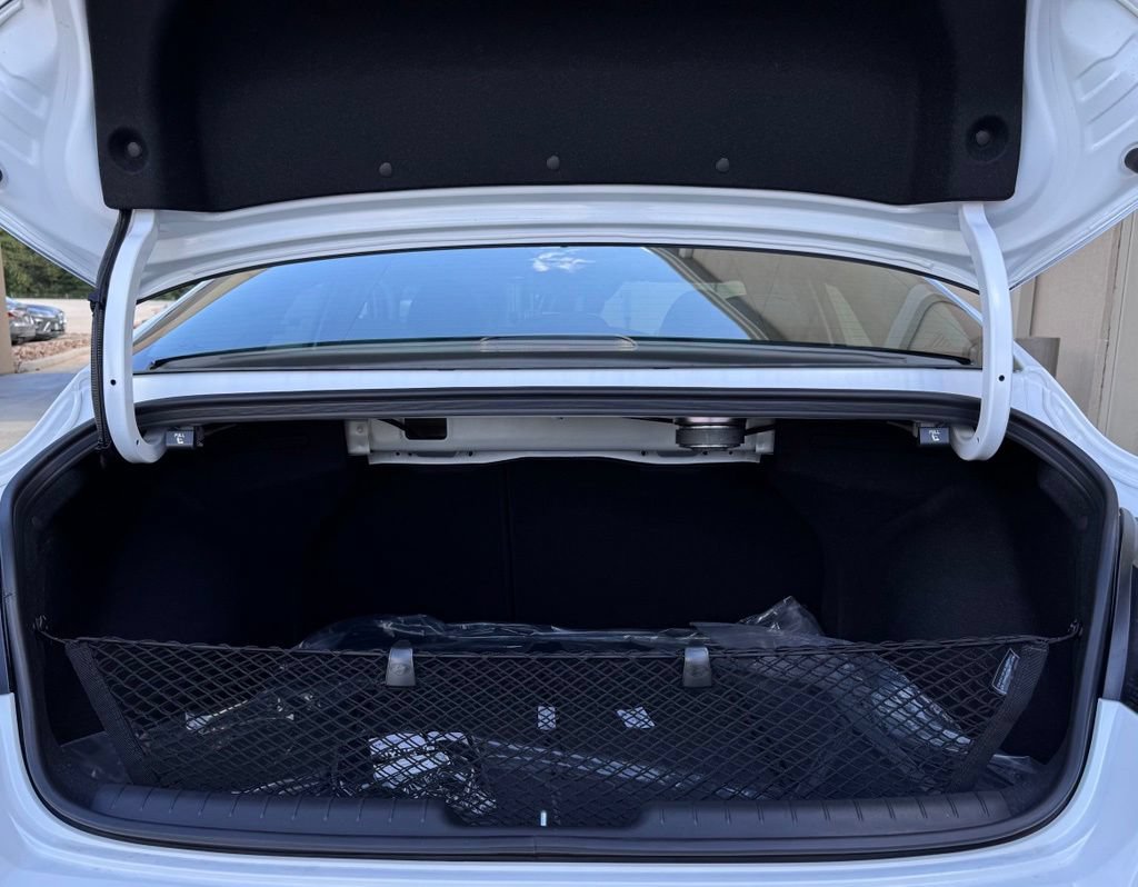 New 2026 Hyundai Elantra Limited FWD image 15