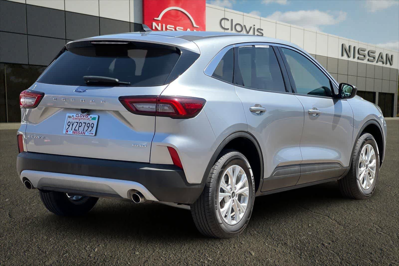 Used 2024 Ford Escape Active AWD/4WD image 3
