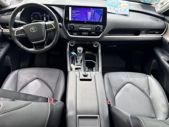 Used 2024 Toyota Grand Highlander AWD image 19