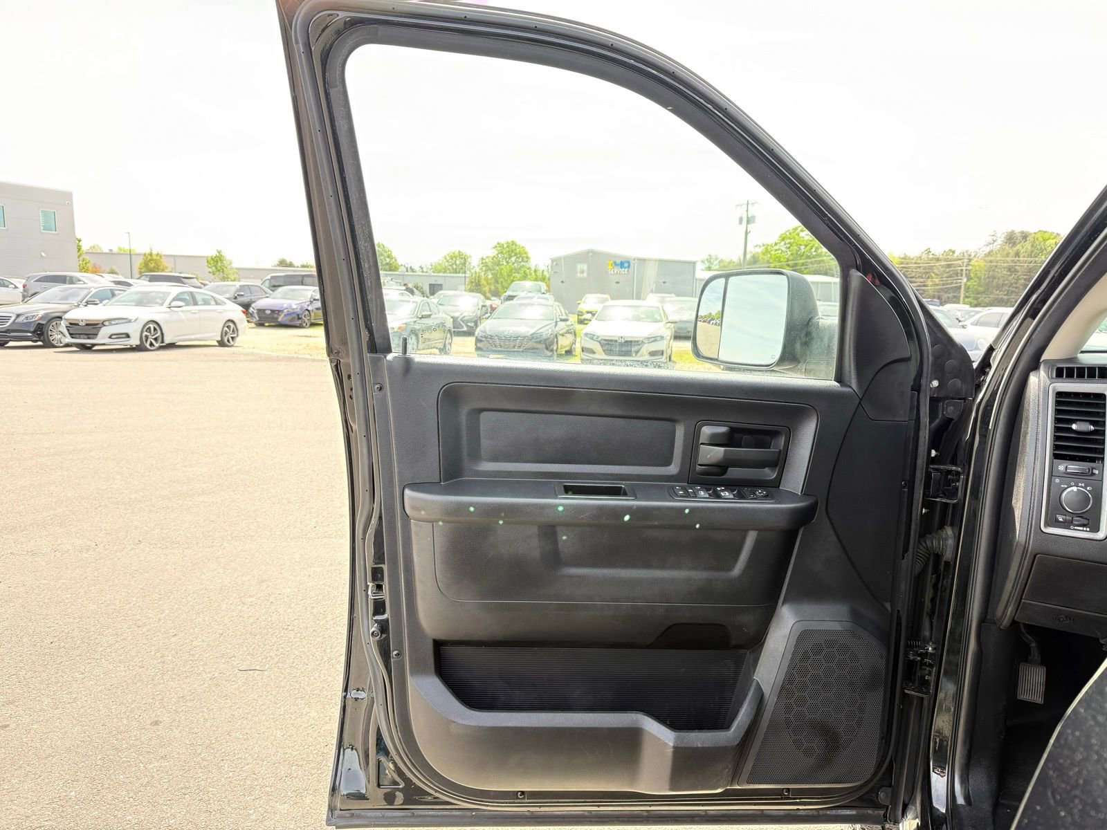 Used 2016 RAM 3500 Tradesman w/ Popular Equipment Group image 20