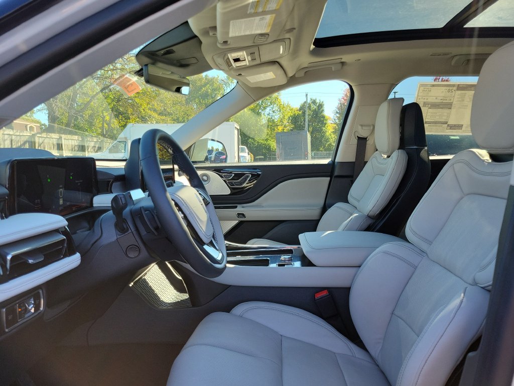 New 2027 Lincoln Aviator Reserve AWD/4WD image 17