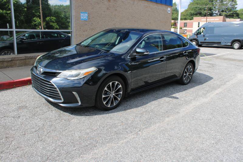 Used 2016 Toyota Avalon XLE FWD image 3