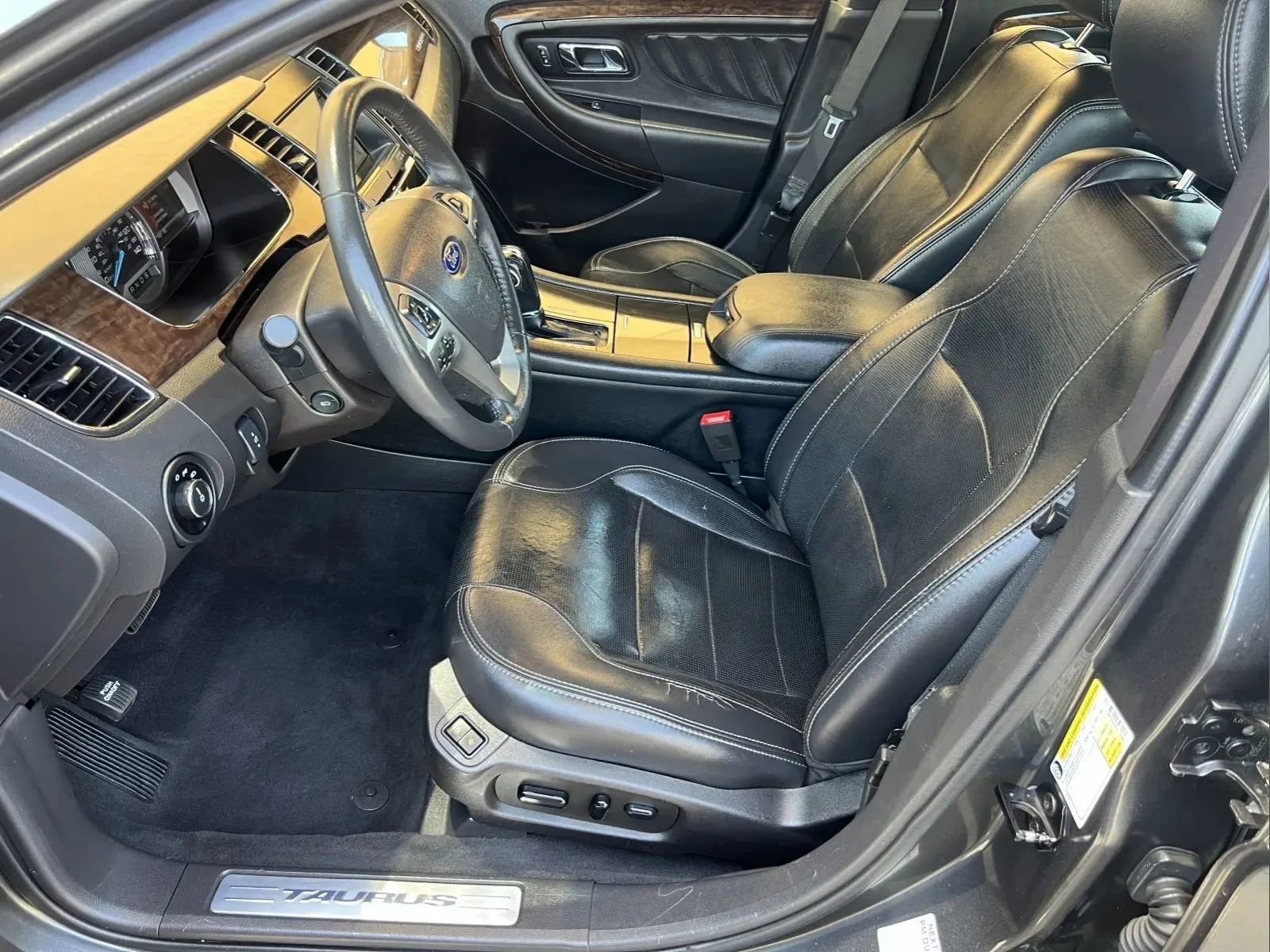 Used 2019 Ford Taurus Limited FWD image 7