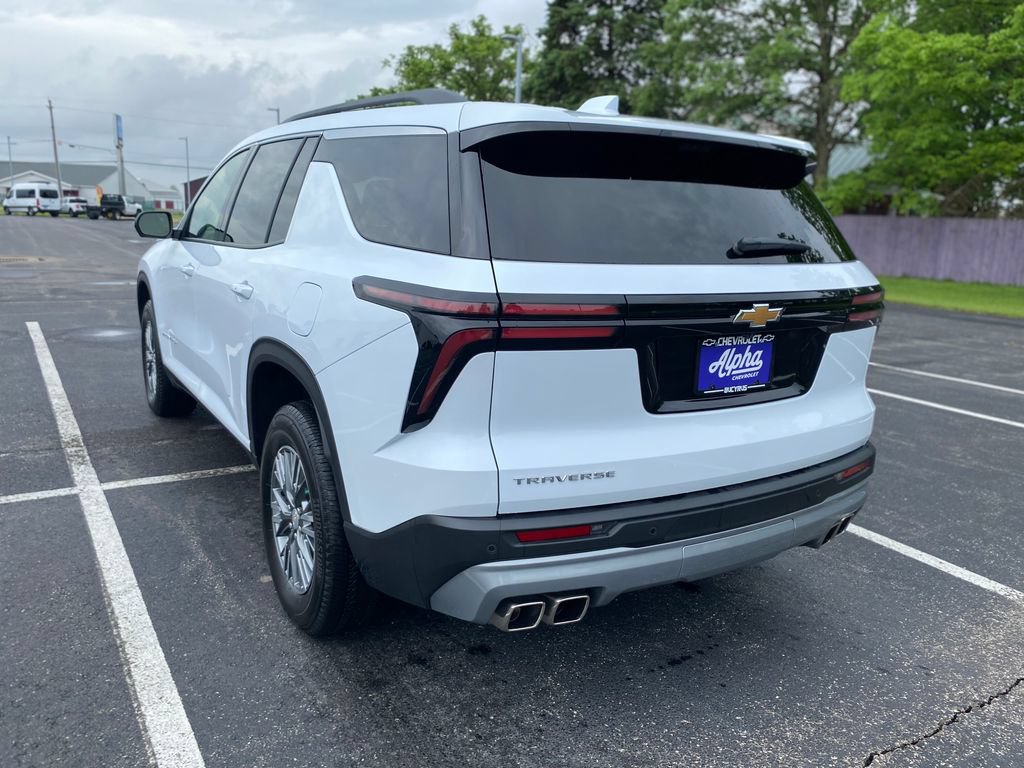 New 2026 Chevrolet Traverse LT w/ Driver Confidence Package FWD image 5