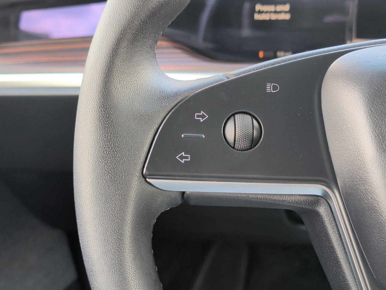 Used 2024 Tesla Model X image 16