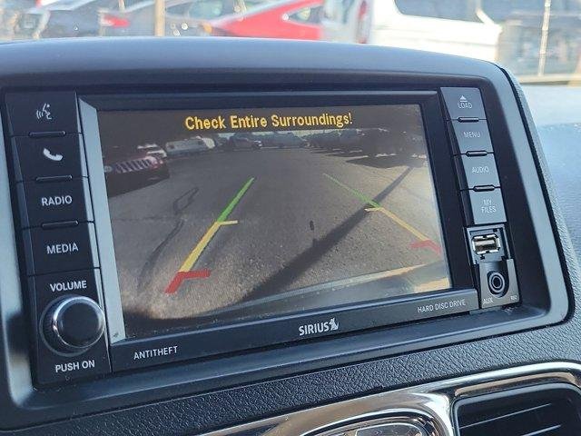 Used 2014 Chrysler Town & Country Touring image 28