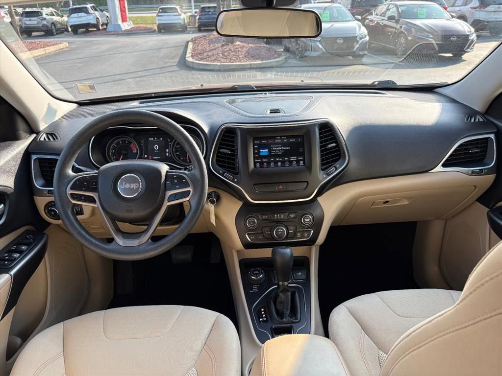 Used 2019 Jeep Cherokee Latitude w/ Popular Appearance Group image 7