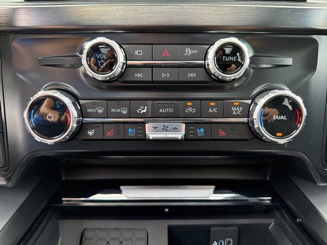 New 2025 Ford F250 Lariat w/ Chrome Package image 17