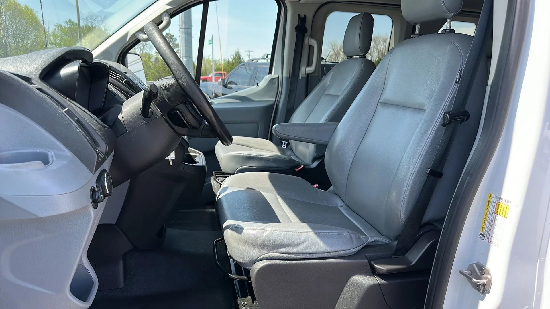 Used 2016 Ford Transit 350 XL RWD image 10