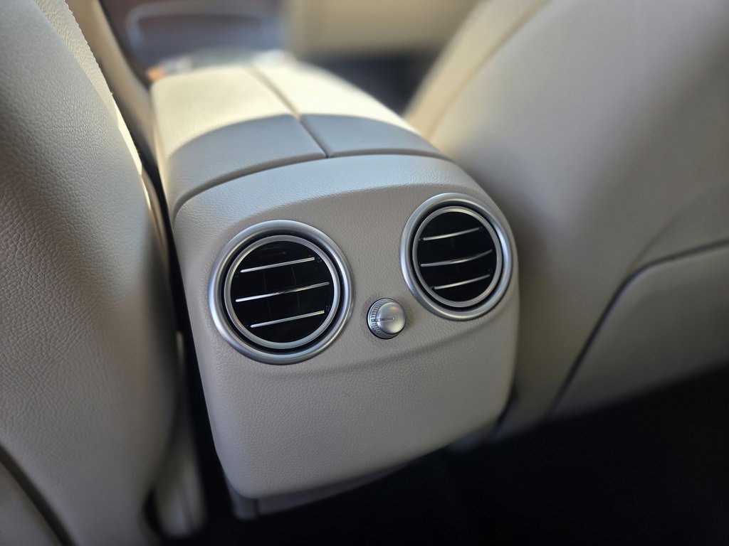 Used 2022 Mercedes-Benz GLC 300 4MATIC w/ Premium Package Lite image 23