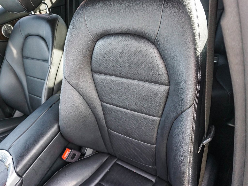 Used 2019 Mercedes-Benz GLC 350e 4MATIC image 19