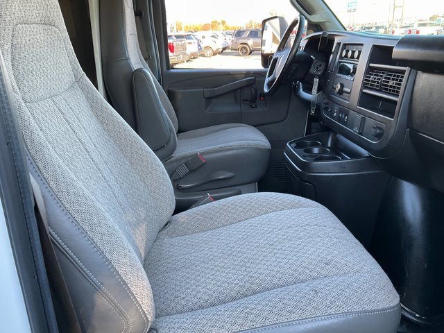 Used 2022 GMC Savana 3500 w/ Power Convenience Package image 18