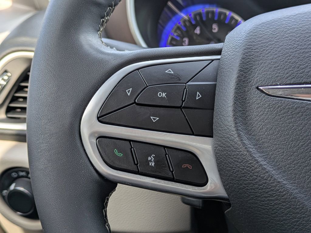 Used 2023 Chrysler Voyager LX image 26