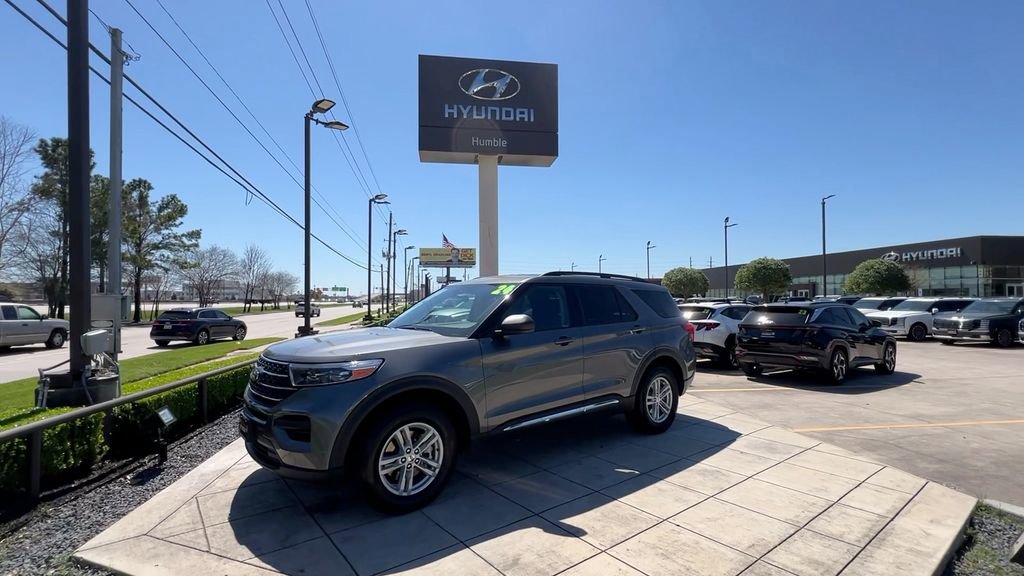 Used 2024 Ford Explorer XLT image 7