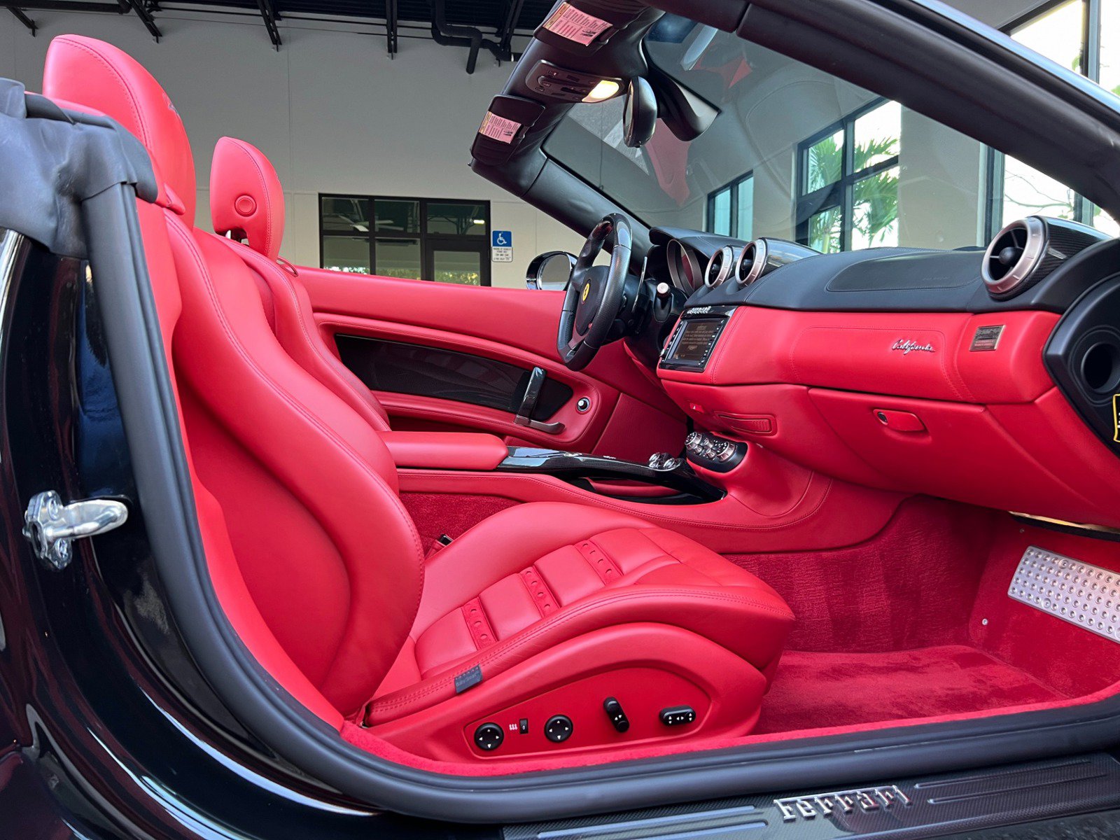 Used 2013 Ferrari California RWD image 23
