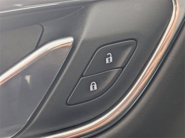 Certified 2023 Chevrolet Suburban RST w/ Luxury Package image 11