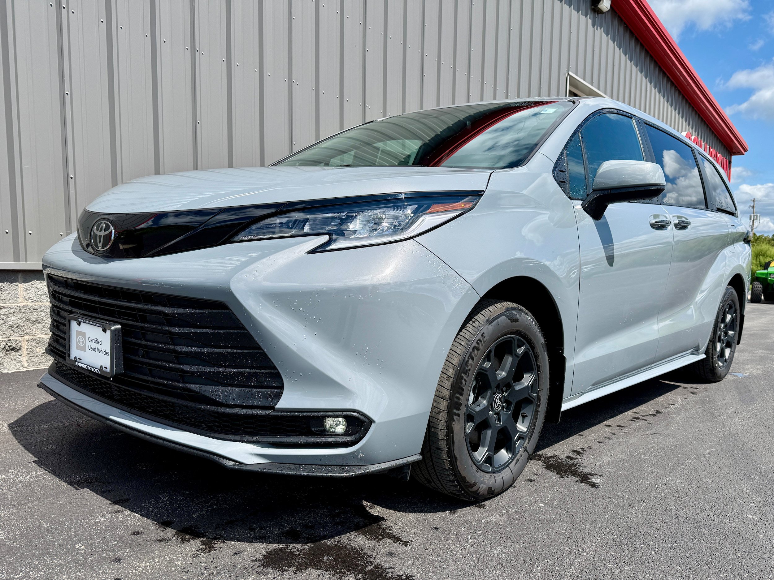 Certified 2026 Toyota Sienna XLE Woodland Edition AWD/4WD image 10
