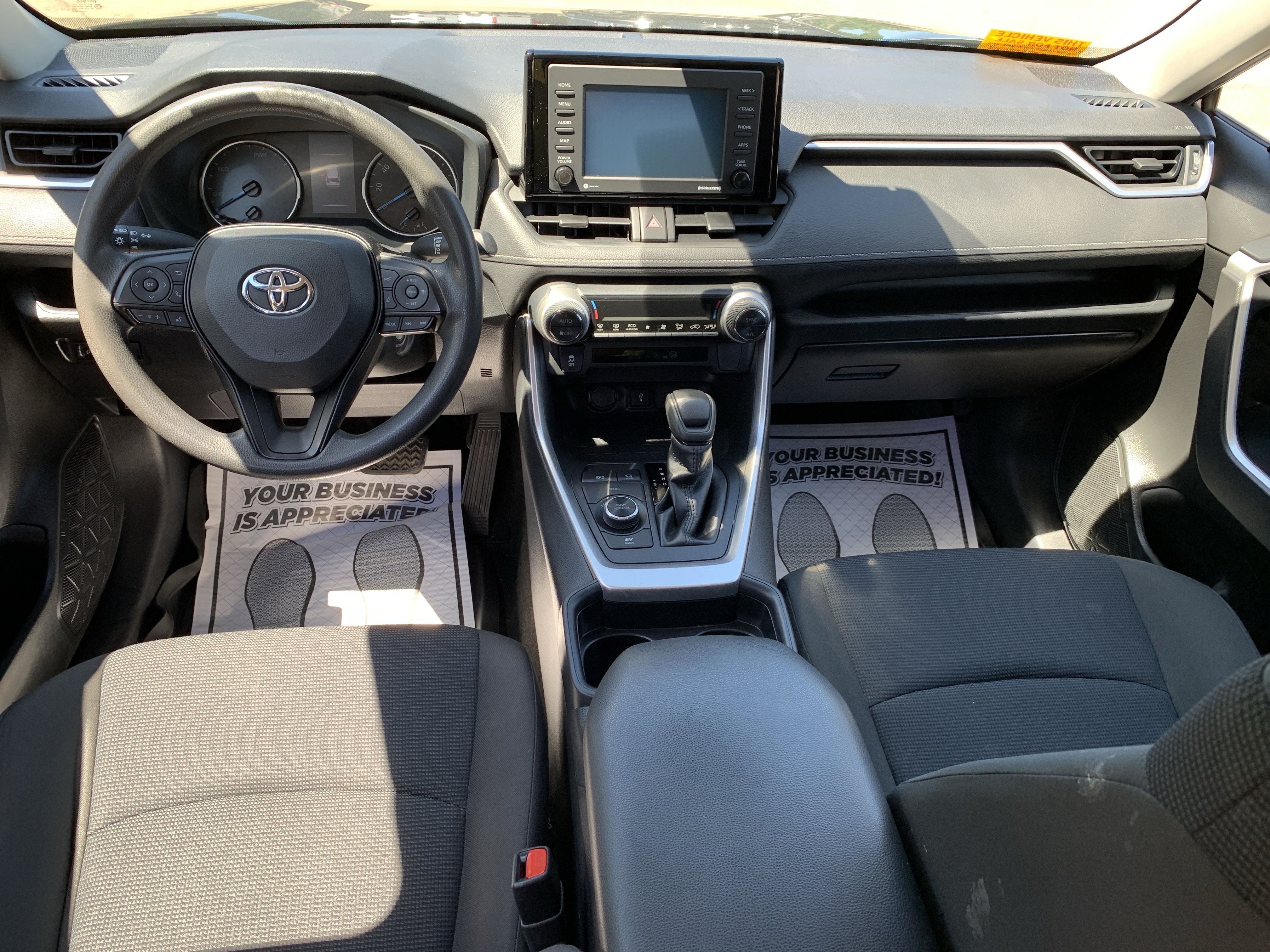 Used 2020 Toyota RAV4 LE w/ Carpet Mat Package AWD/4WD image 29