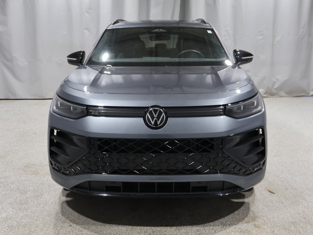 Used 2025 Volkswagen Tiguan SE R-Line AWD/4WD image 7