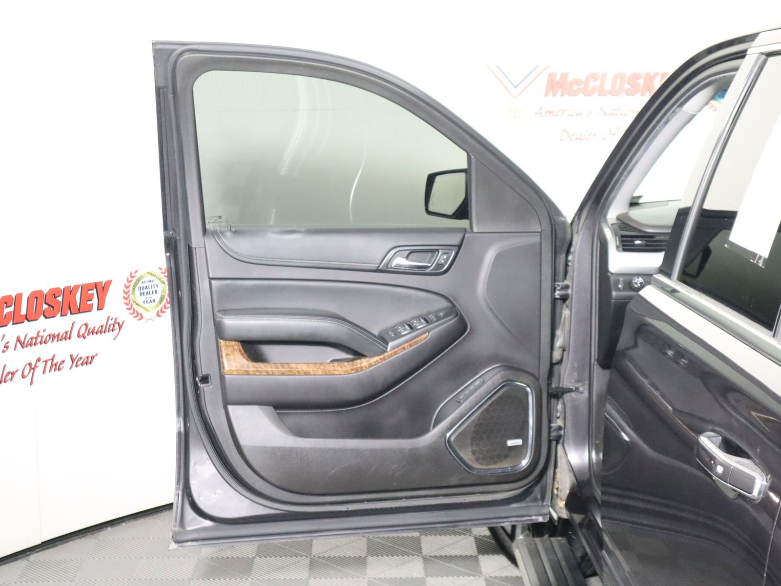 Used 2015 Chevrolet Suburban LTZ AWD/4WD image 27
