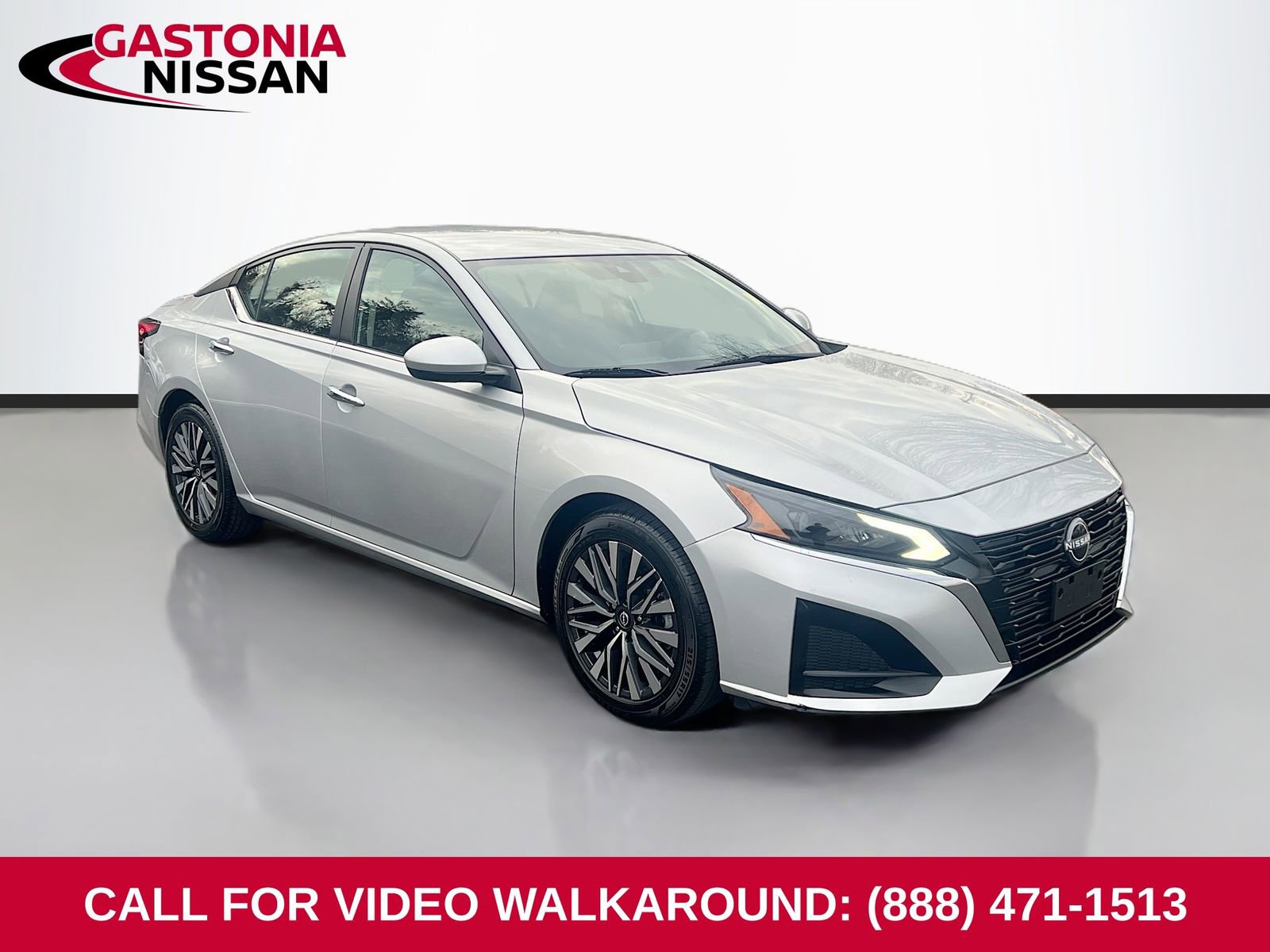 Used 2023 Nissan Altima 2.5 SV image 1