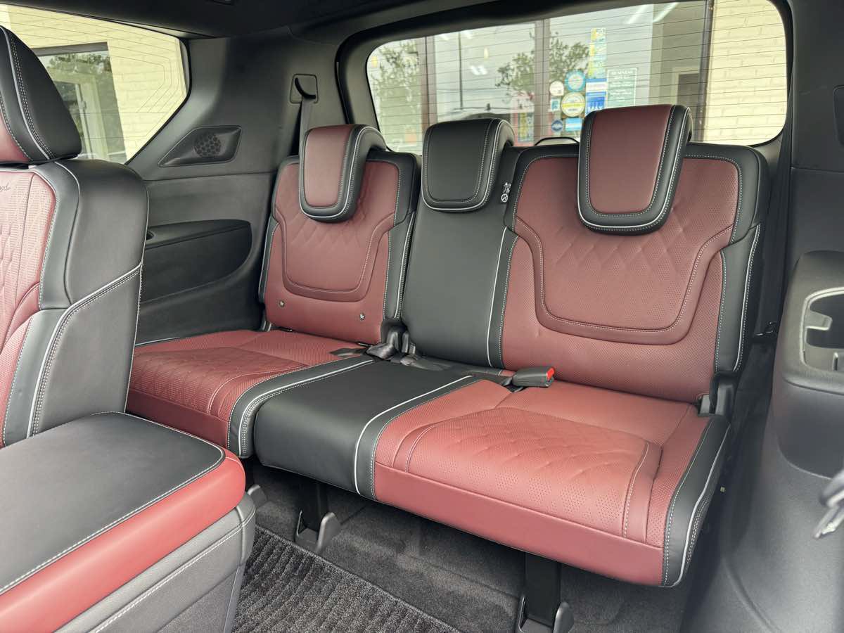 Used 2025 INFINITI QX80 Autograph w/ Autograph Exterior Package AWD/4WD image 14
