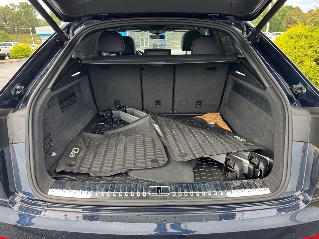 Used 2024 Audi Q8 Prestige w/ Prestige Package image 10