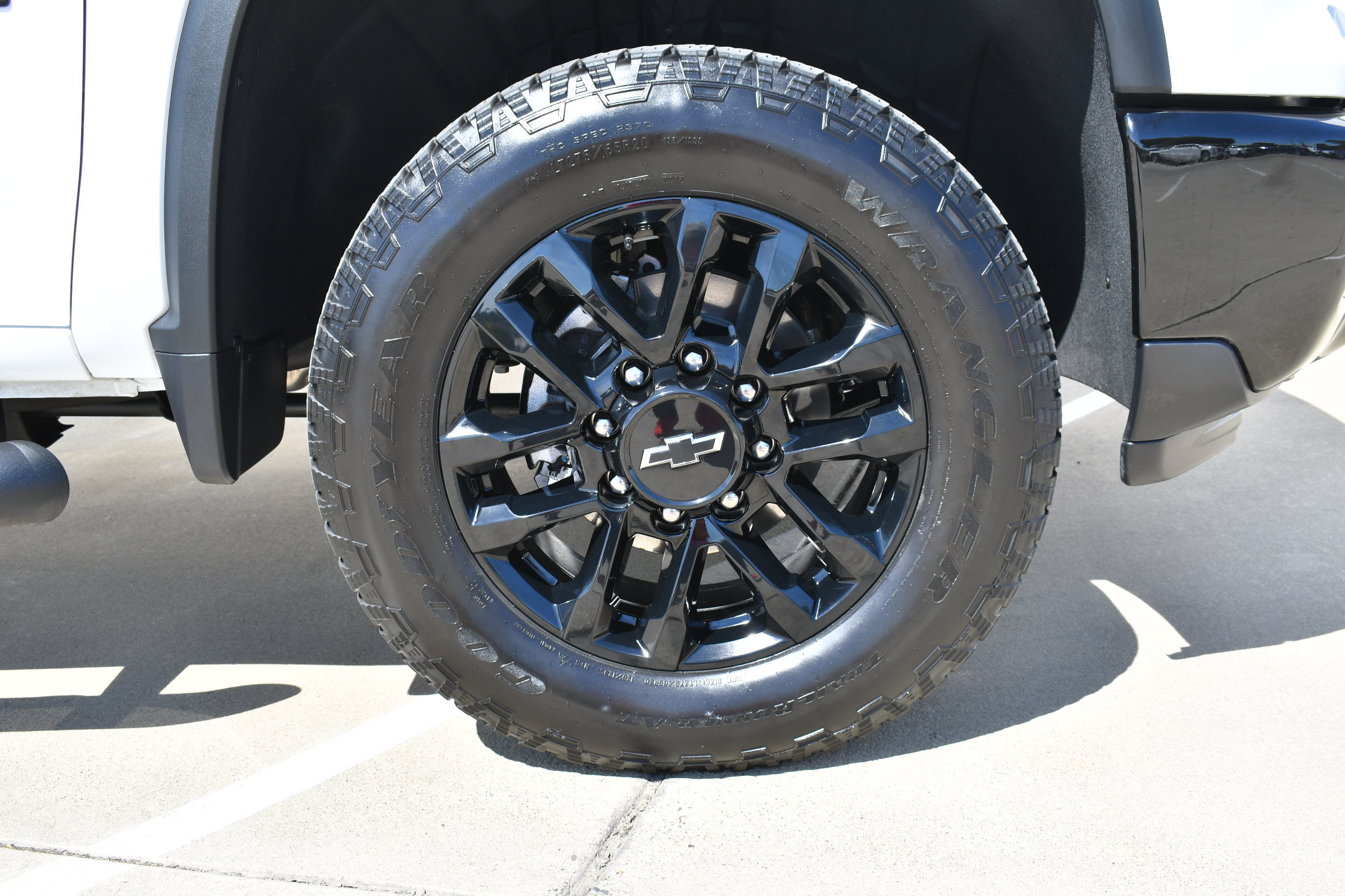 Used 2025 Chevrolet Silverado 2500 Custom w/ Custom Value Package AWD/4WD image 3