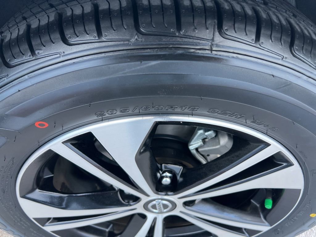 Used 2023 Nissan Sentra SV w/ Trunk Package image 30